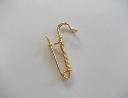 ALFINETE DE PEITO