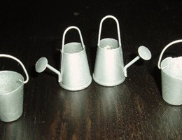 Regador e balde em metal (2-3cm) 4 peças Rayher 88 268 00