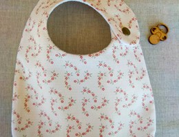 Babete "Doce jardim" - Tons : Rosa pálido-cinza-terra