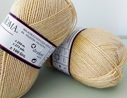 Fio Halley – 320 – Marfim com fio prata claro 100Grs